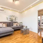 Marina Yacht Apartment